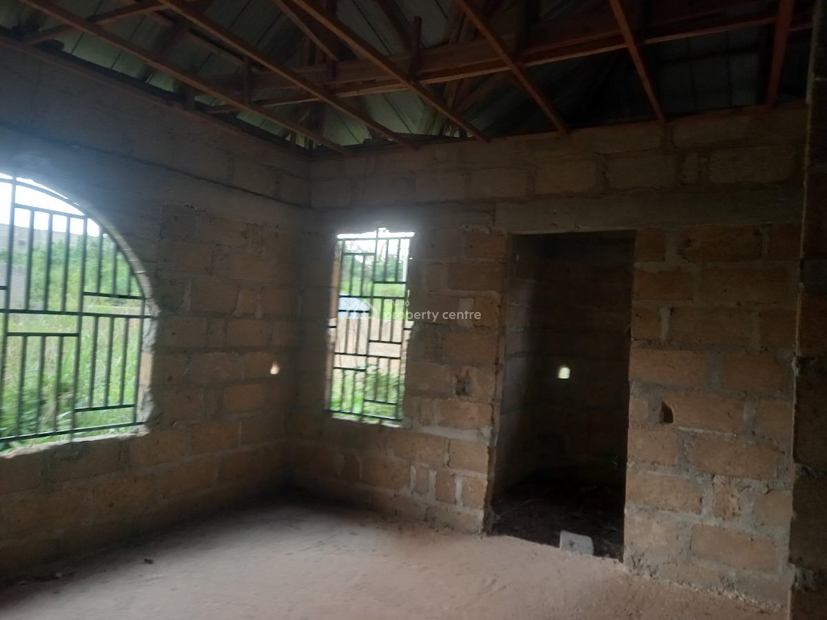 5 Bedrooms  ( and 1 Store), Adwumakaase,  Near  Bomfa Fawoade., Afigya-kwabre, Ashanti, House for Sale