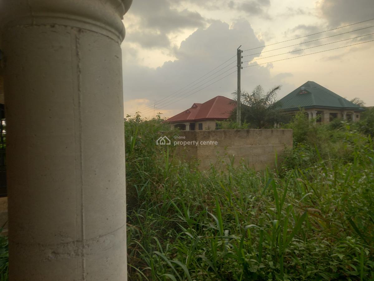 5 Bedrooms  ( and 1 Store), Adwumakaase,  Near  Bomfa Fawoade., Afigya-kwabre, Ashanti, House for Sale