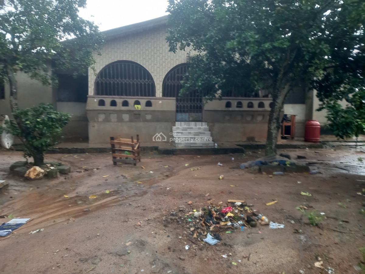 6 Bedrooms  ( 3rd House From Main Highway ), Owhim Amanfrom, on Abrepo Road., Kumasi Metropolitan, Ashanti, House for Sale