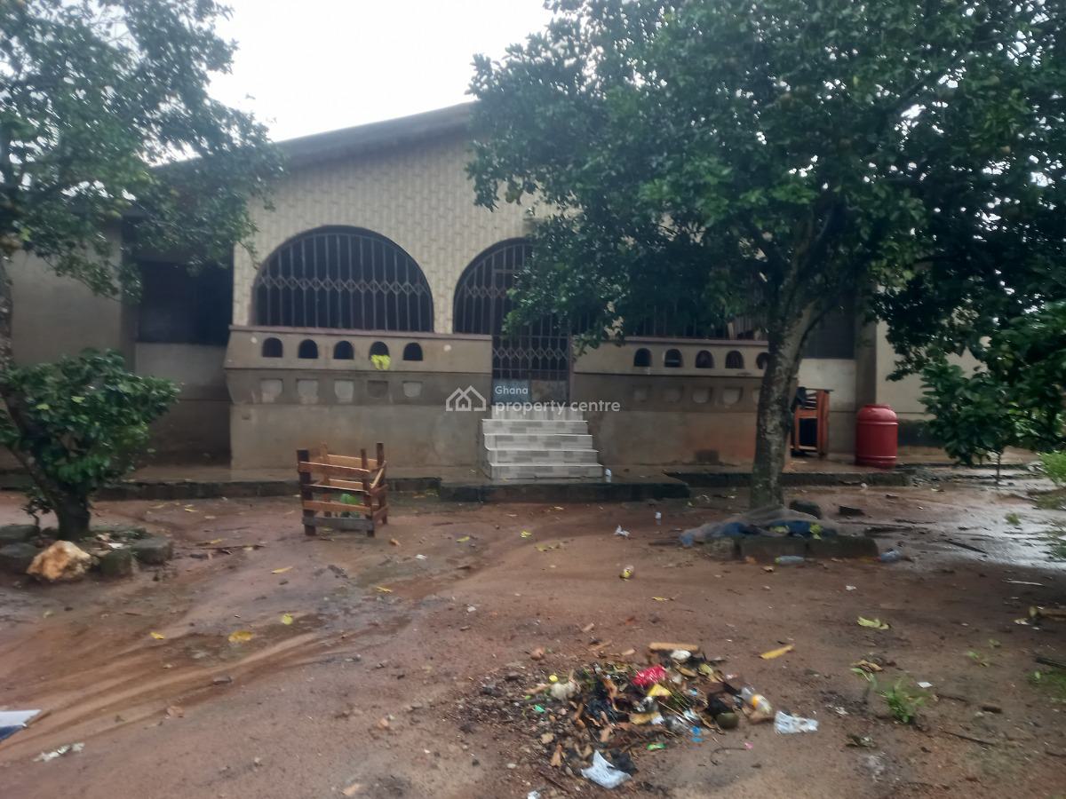 6 Bedrooms  ( 3rd House From Main Highway ), Owhim Amanfrom, on Abrepo Road., Kumasi Metropolitan, Ashanti, House for Sale