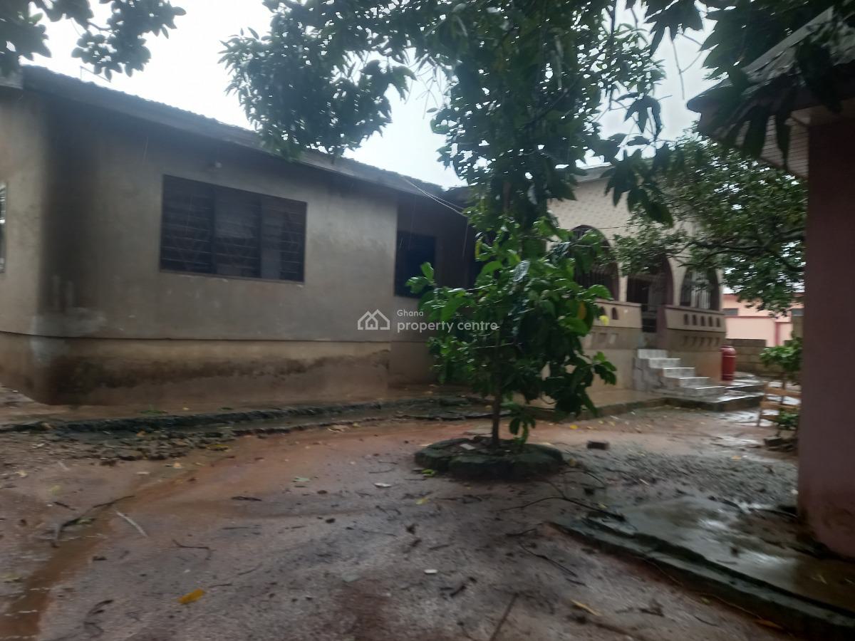 6 Bedrooms  ( 3rd House From Main Highway ), Owhim Amanfrom, on Abrepo Road., Kumasi Metropolitan, Ashanti, House for Sale