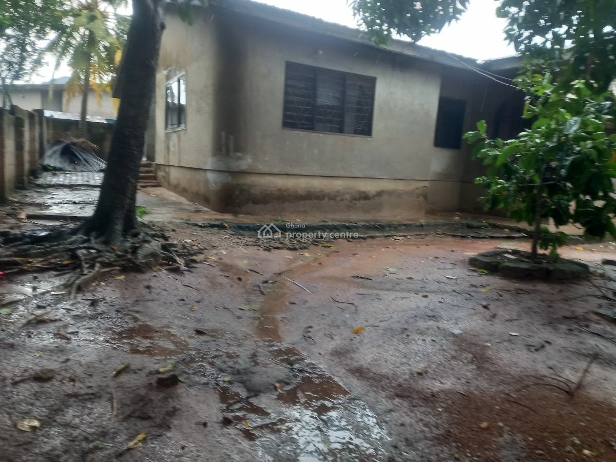 6 Bedrooms  ( 3rd House From Main Highway ), Owhim Amanfrom, on Abrepo Road., Kumasi Metropolitan, Ashanti, House for Sale
