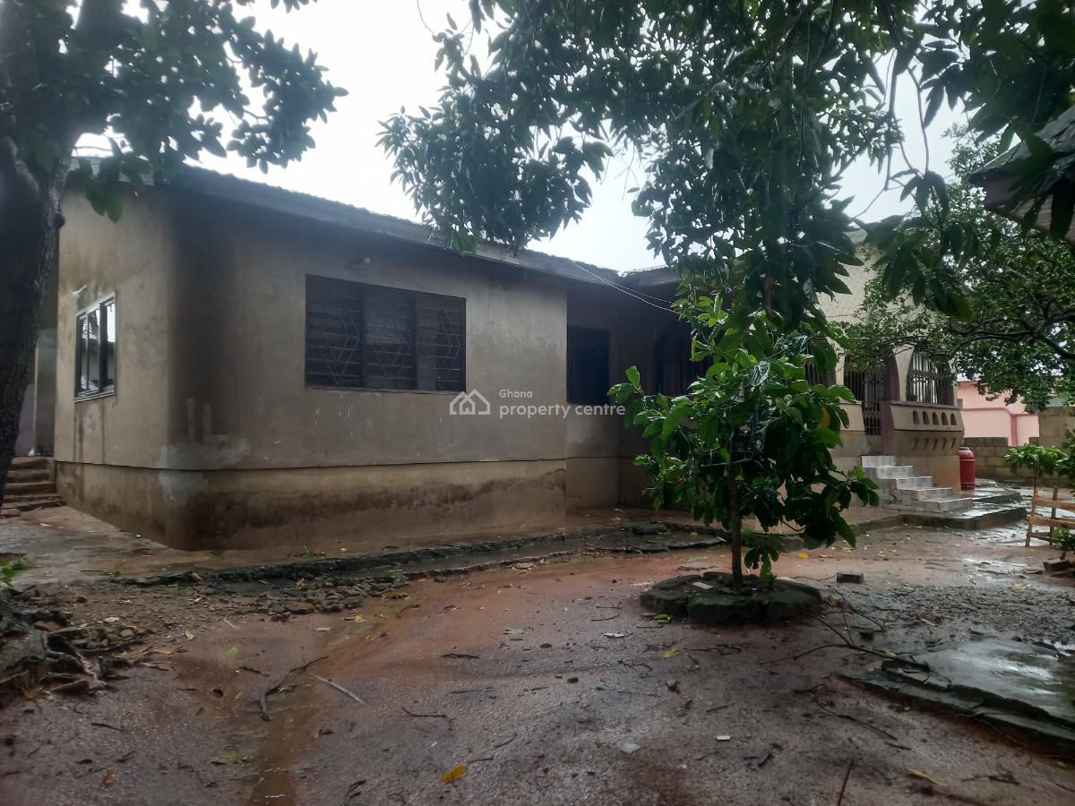 6 Bedrooms  ( 3rd House From Main Highway ), Owhim Amanfrom, on Abrepo Road., Kumasi Metropolitan, Ashanti, House for Sale