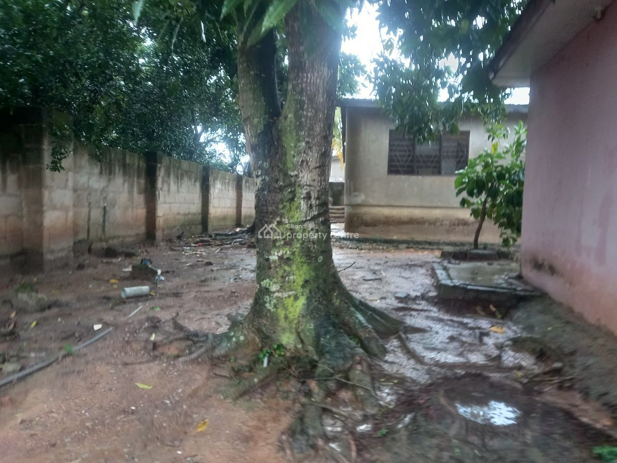 6 Bedrooms  ( 3rd House From Main Highway ), Owhim Amanfrom, on Abrepo Road., Kumasi Metropolitan, Ashanti, House for Sale