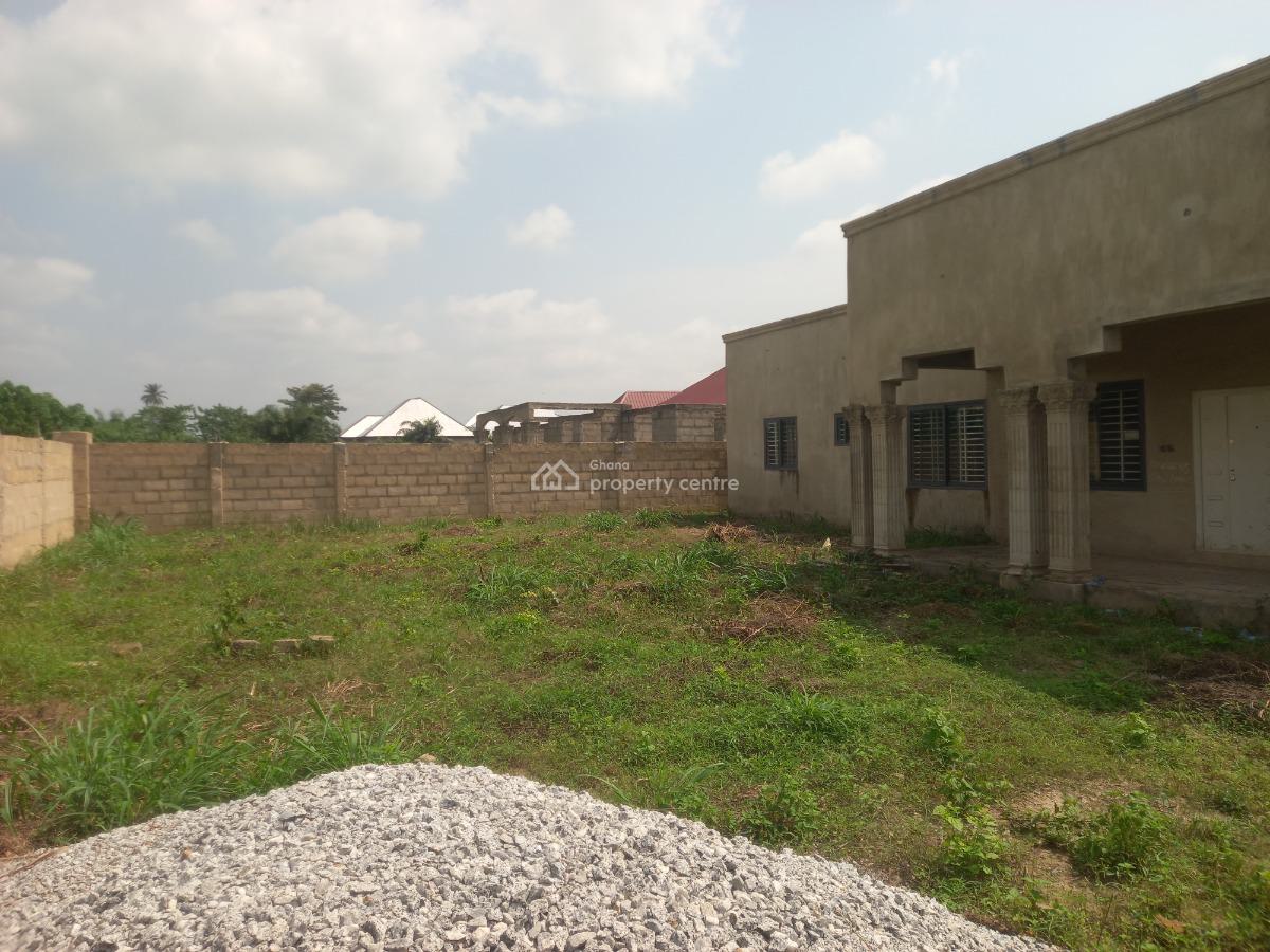 4 Bedrooms, Akom, on Offinso Ahenkro Road., Afigya-kwabre, Ashanti, House for Sale