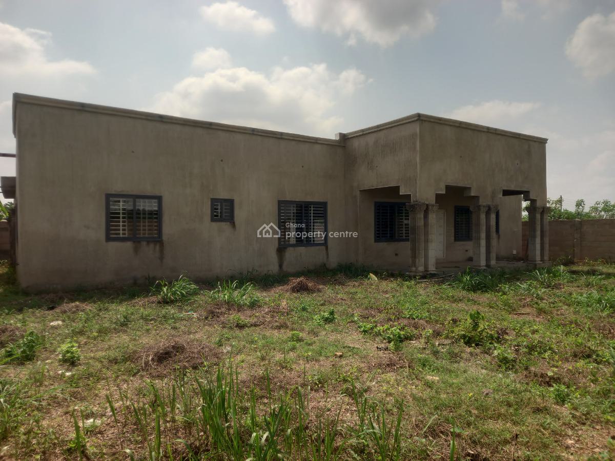 4 Bedrooms, Akom, on Offinso Ahenkro Road., Afigya-kwabre, Ashanti, House for Sale