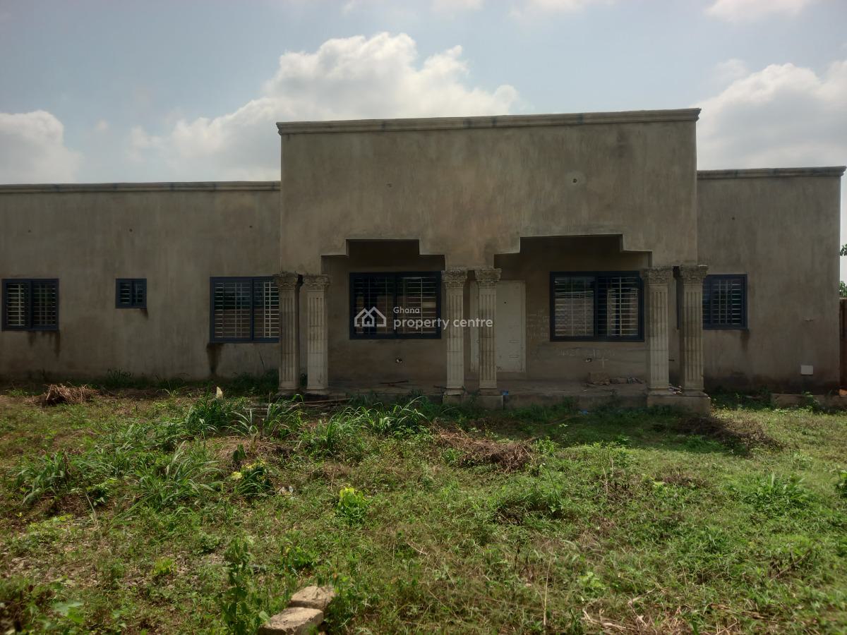 4 Bedrooms, Akom, on Offinso Ahenkro Road., Afigya-kwabre, Ashanti, House for Sale