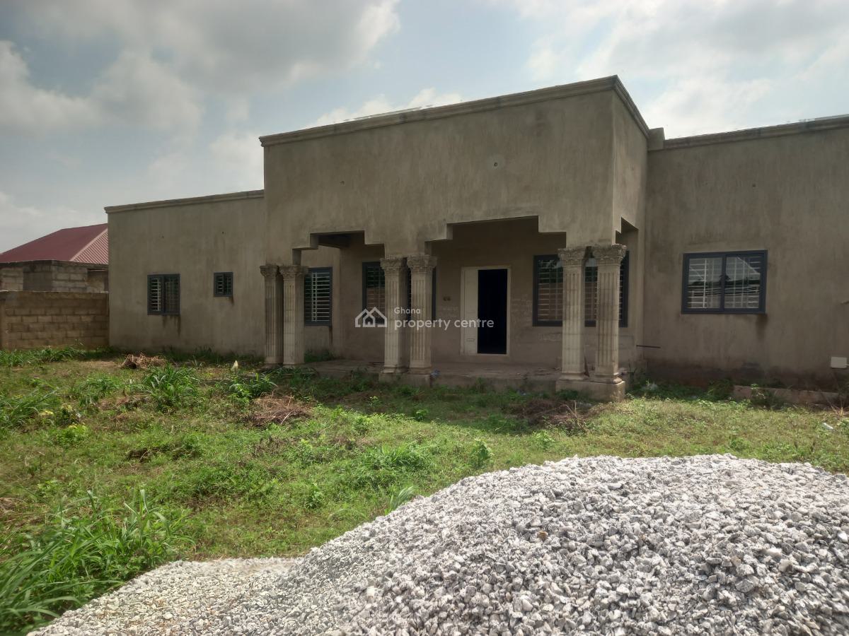 4 Bedrooms, Akom, on Offinso Ahenkro Road., Afigya-kwabre, Ashanti, House for Sale