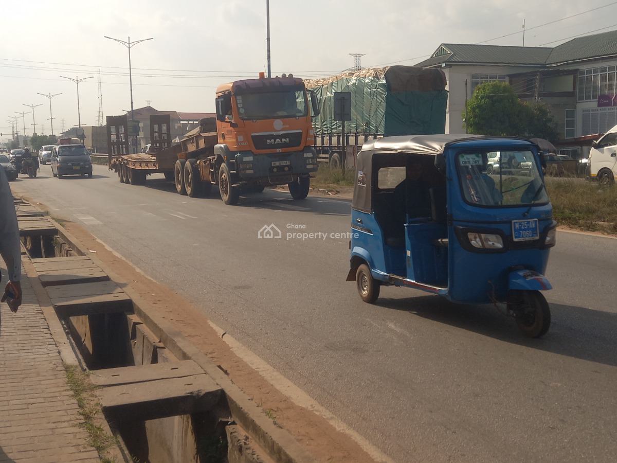 Land / Plot   ( Highway Road Side), Ejisu,  Highway Road Side., Ejisu-juaben Municipal, Ashanti, Land for Sale