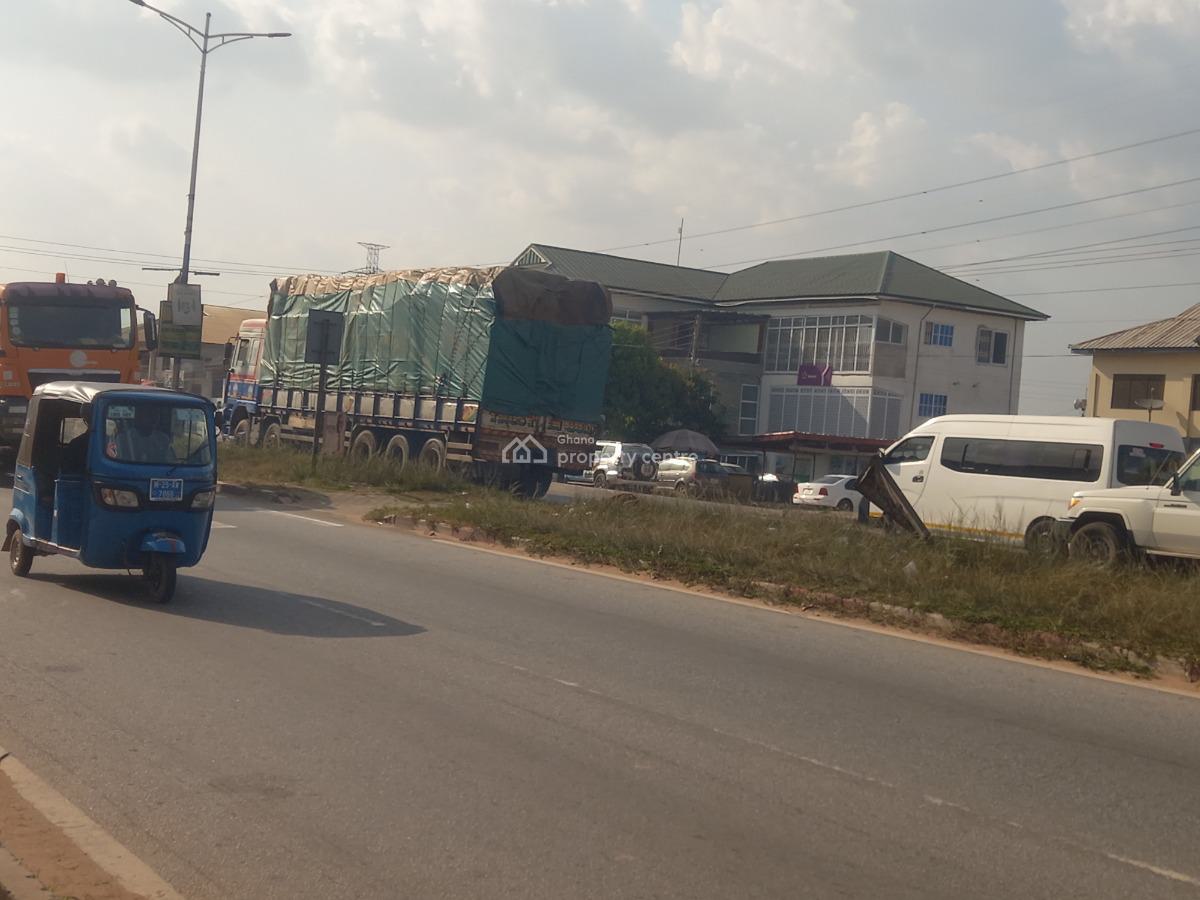 Land / Plot   ( Highway Road Side), Ejisu,  Highway Road Side., Ejisu-juaben Municipal, Ashanti, Land for Sale
