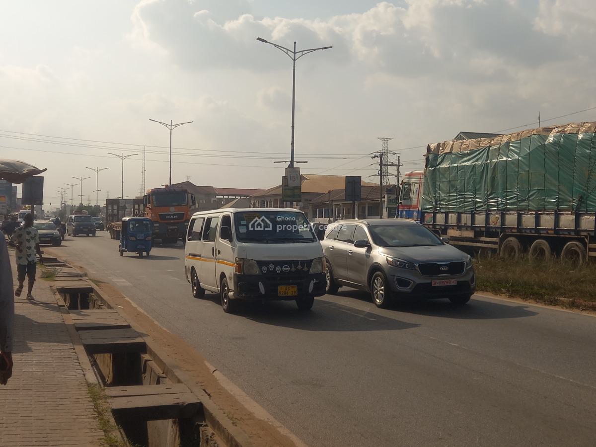 Land / Plot   ( Highway Road Side), Ejisu,  Highway Road Side., Ejisu-juaben Municipal, Ashanti, Land for Sale