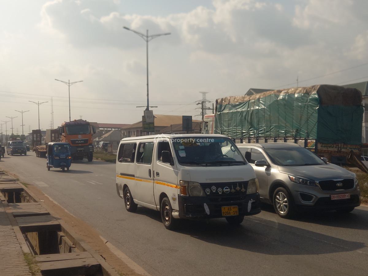 Land / Plot   ( Highway Road Side), Ejisu,  Highway Road Side., Ejisu-juaben Municipal, Ashanti, Land for Sale
