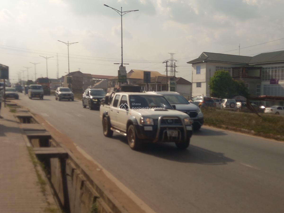 Land / Plot   ( Highway Road Side), Ejisu,  Highway Road Side., Ejisu-juaben Municipal, Ashanti, Land for Sale