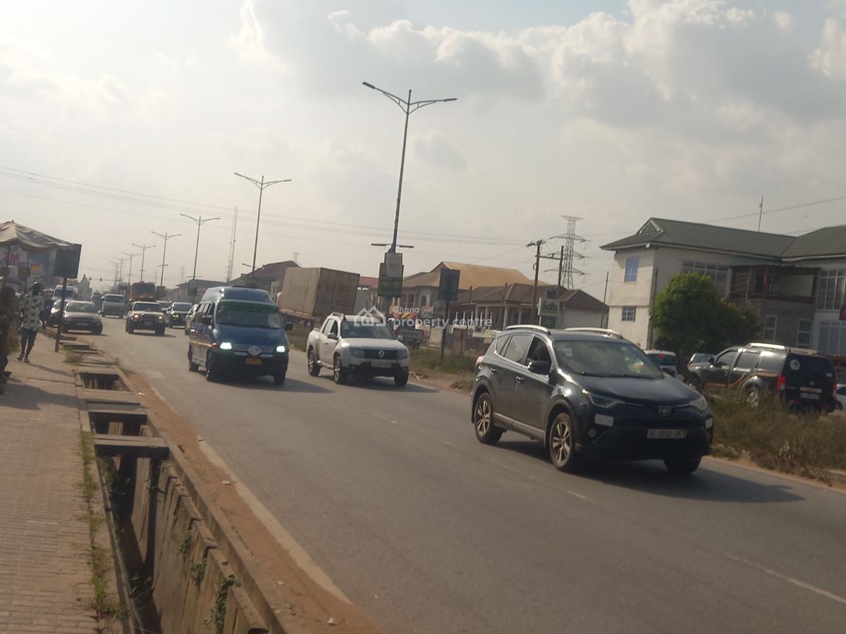Land / Plot   ( Highway Road Side), Ejisu,  Highway Road Side., Ejisu-juaben Municipal, Ashanti, Land for Sale