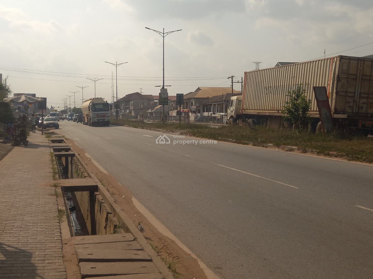 Land / Plot   ( Highway Road Side), Ejisu,  Highway Road Side., Ejisu-juaben Municipal, Ashanti, Land for Sale