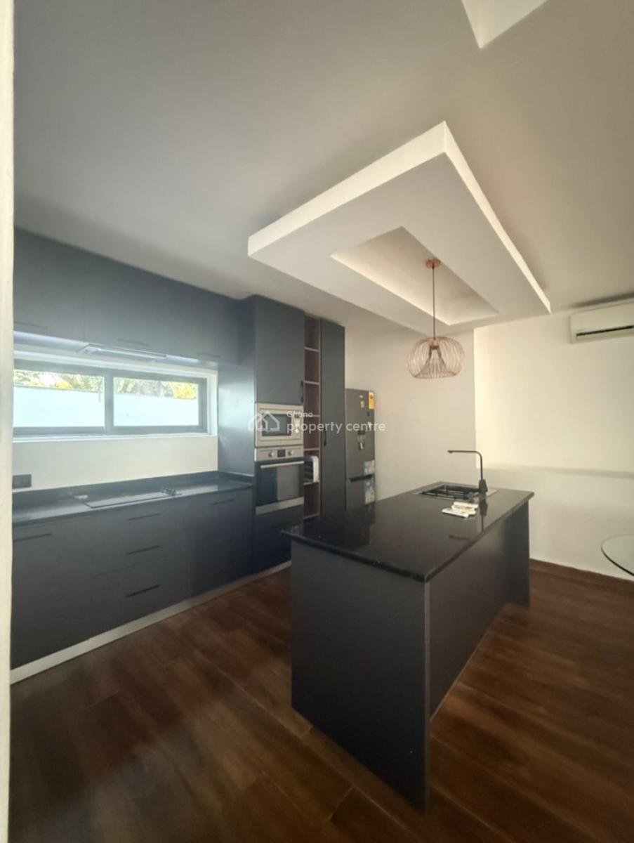 Executive  Semi-furnished 5 Bedroom, Cantonments, Accra, Townhouse for Rent