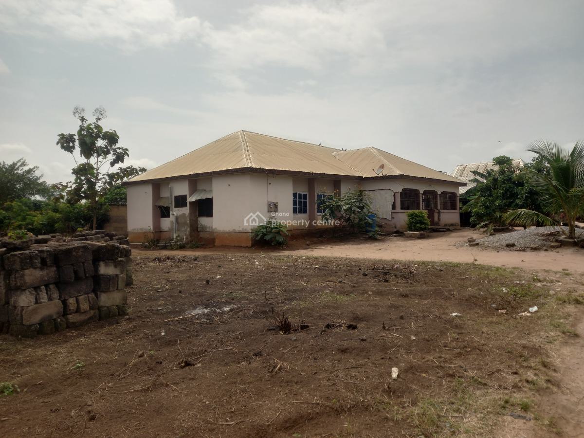 4 Bedrooms, Asonomaso Nkwanta ( Safo). on Pankrono Mampongteng Road., Kumasi Metropolitan, Ashanti, House for Sale