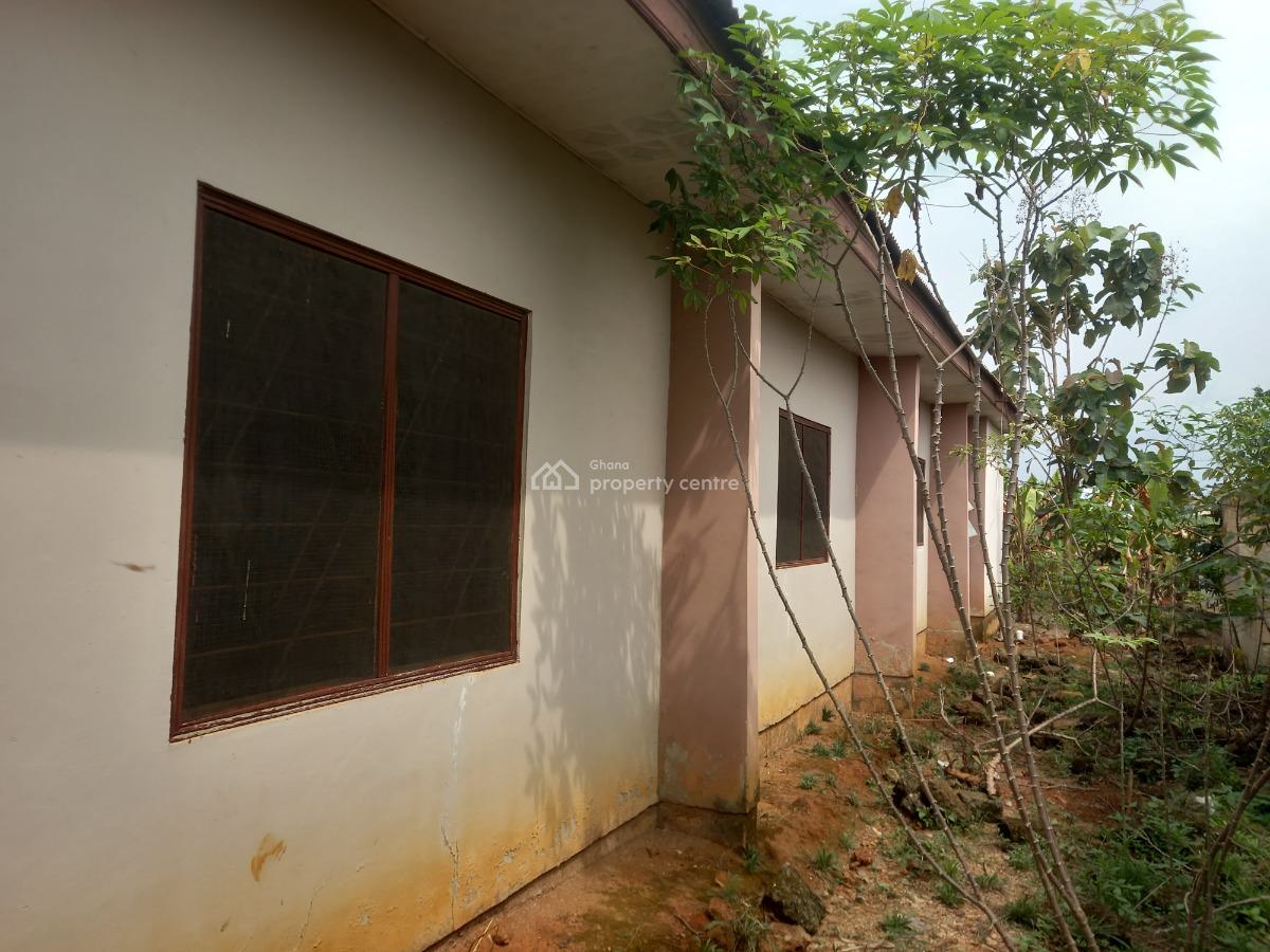 4 Bedrooms, Asonomaso Nkwanta ( Safo). on Pankrono Mampongteng Road., Kumasi Metropolitan, Ashanti, House for Sale