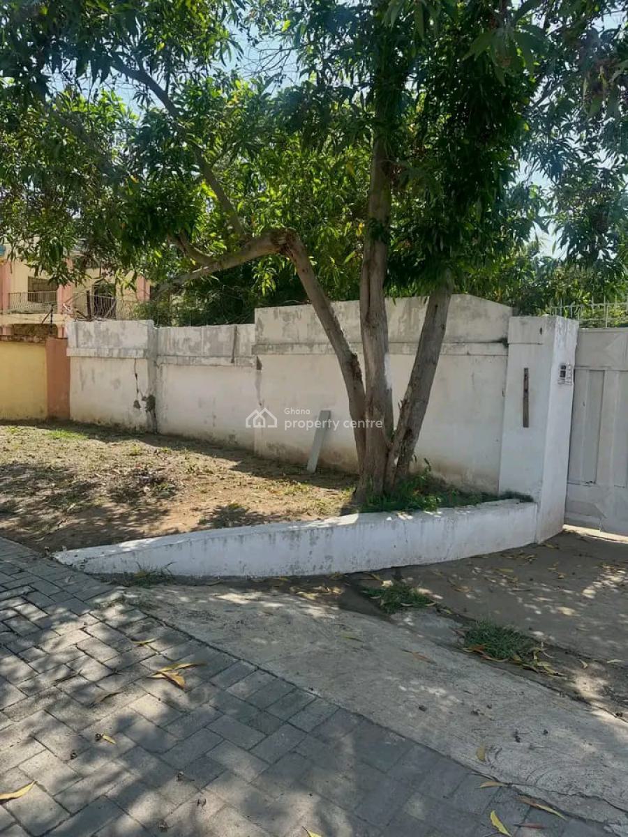 0.33 Acres of Land @ East Cantonment, Cantonments, Accra, Mixed-use Land for Sale