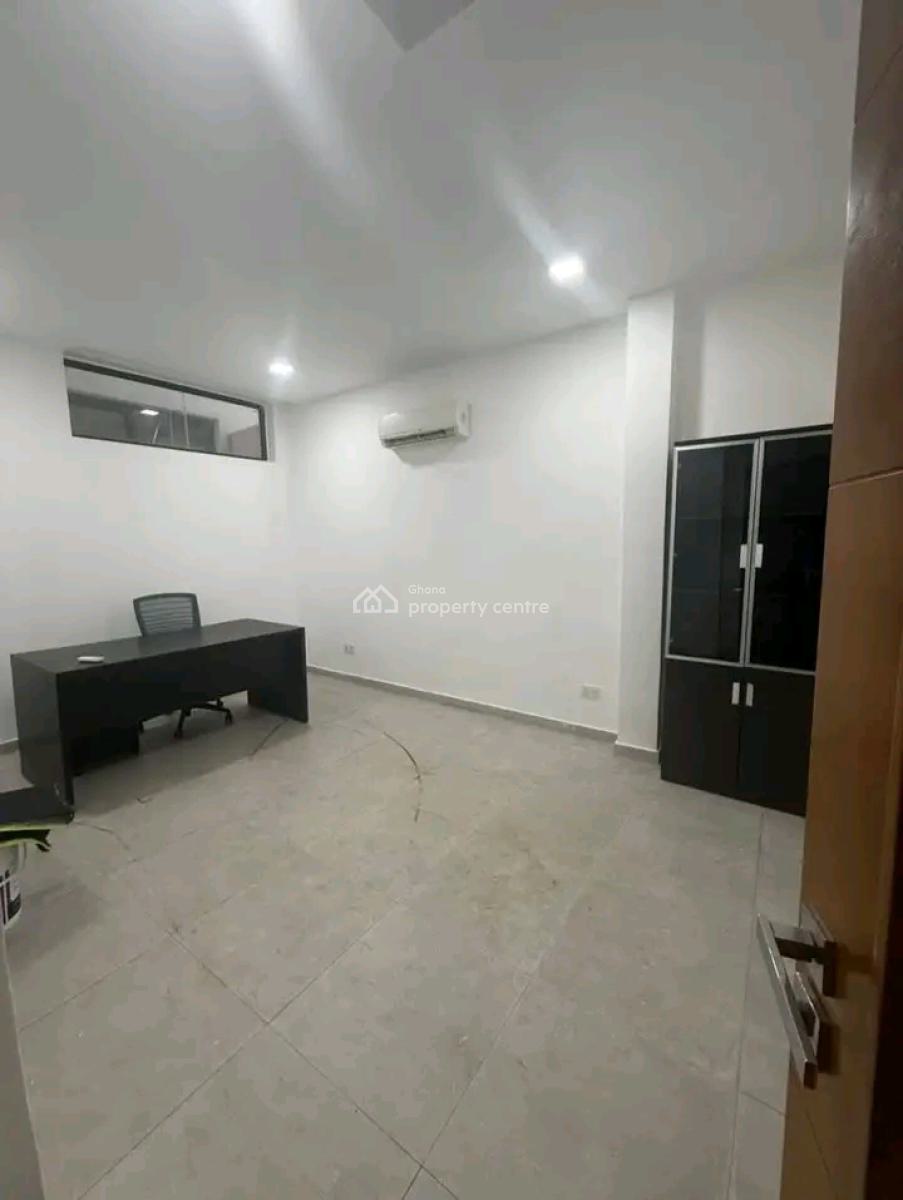 Luxurious 4-bedroom Townhouse+bq@  Cantonment, Cantonments, Accra, House for Rent