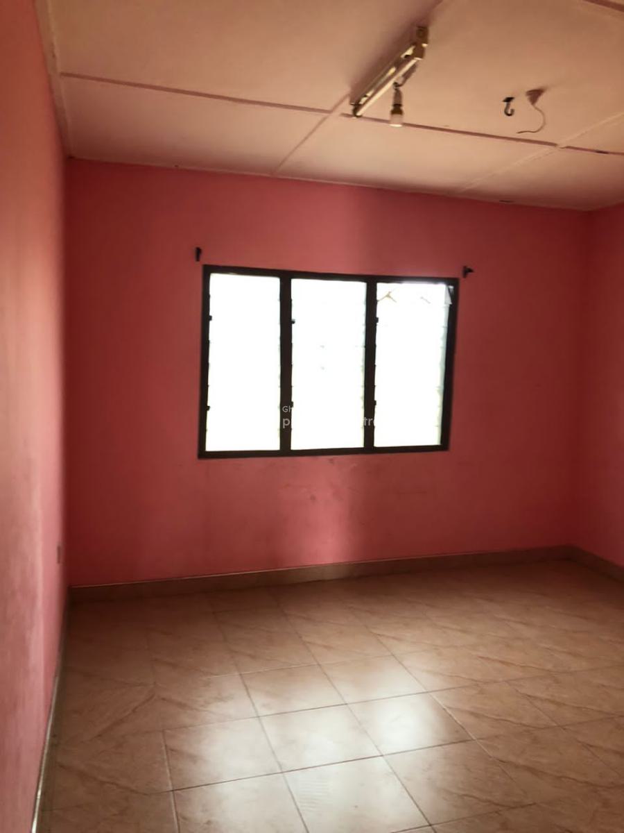 3 Bedroom House Plus 2 Stores, Kasoa Obom Road, Awutu-senya East, Central Region, House for Sale
