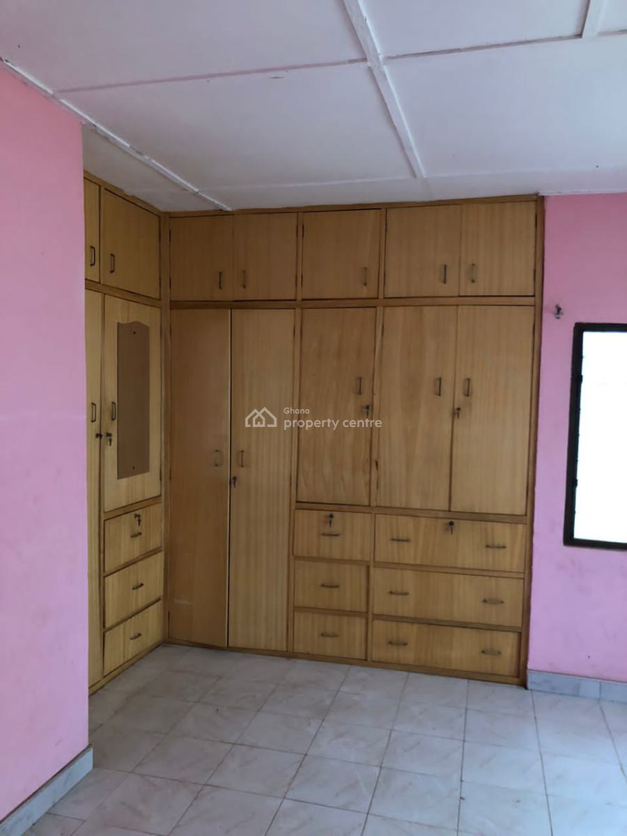 3 Bedroom House Plus 2 Stores, Kasoa Obom Road, Awutu-senya East, Central Region, House for Sale
