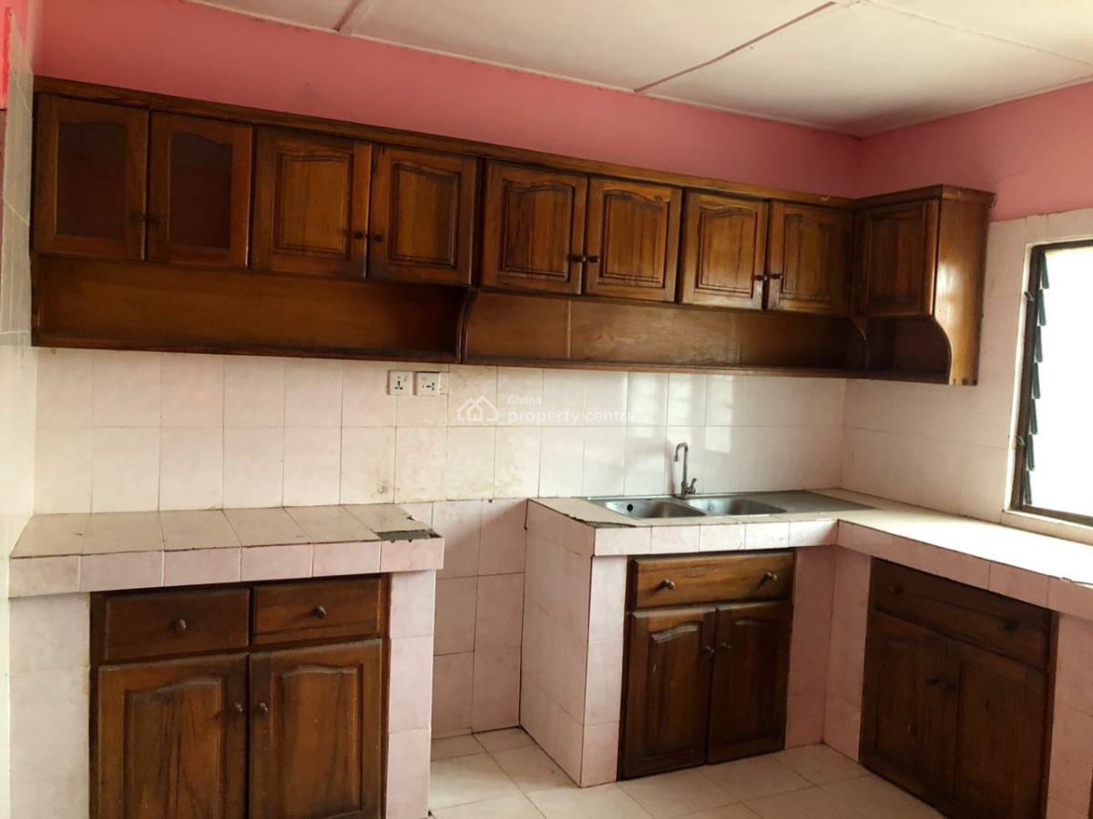 3 Bedroom House Plus 2 Stores, Kasoa Obom Road, Awutu-senya East, Central Region, House for Sale