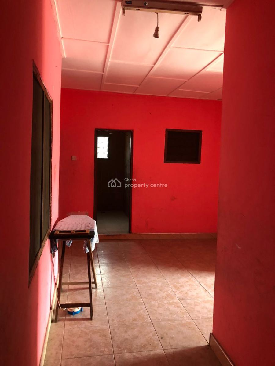 3 Bedroom House Plus 2 Stores, Kasoa Obom Road, Awutu-senya East, Central Region, House for Sale