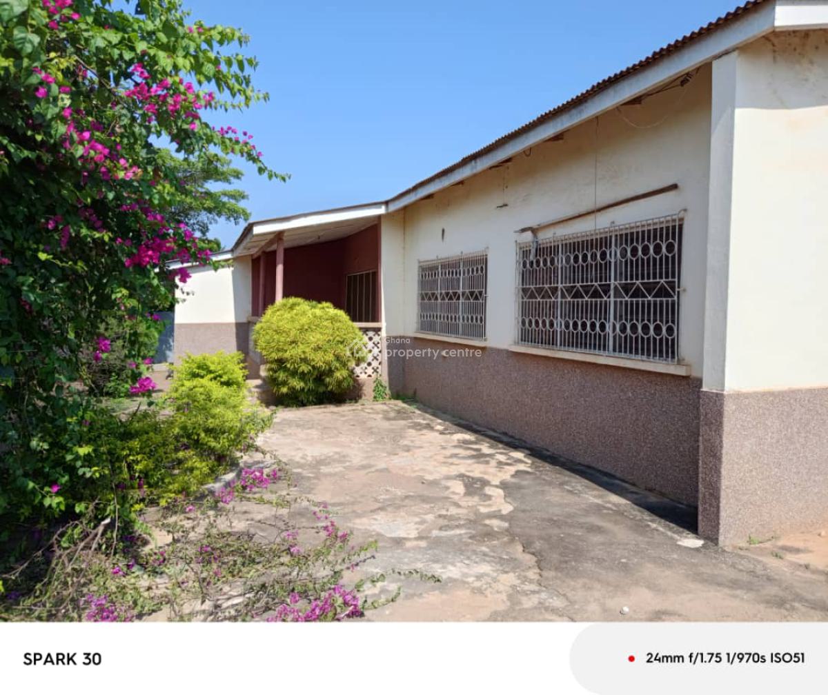 *4brm House @ Dansoman*, Petroleum, Dansoman, Accra, House for Sale