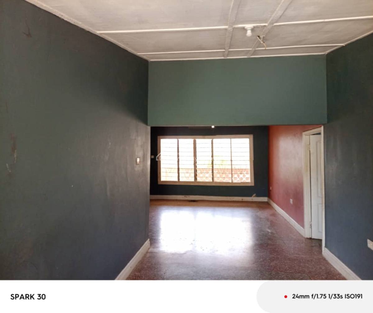 *4brm House @ Dansoman*, Petroleum, Dansoman, Accra, House for Sale