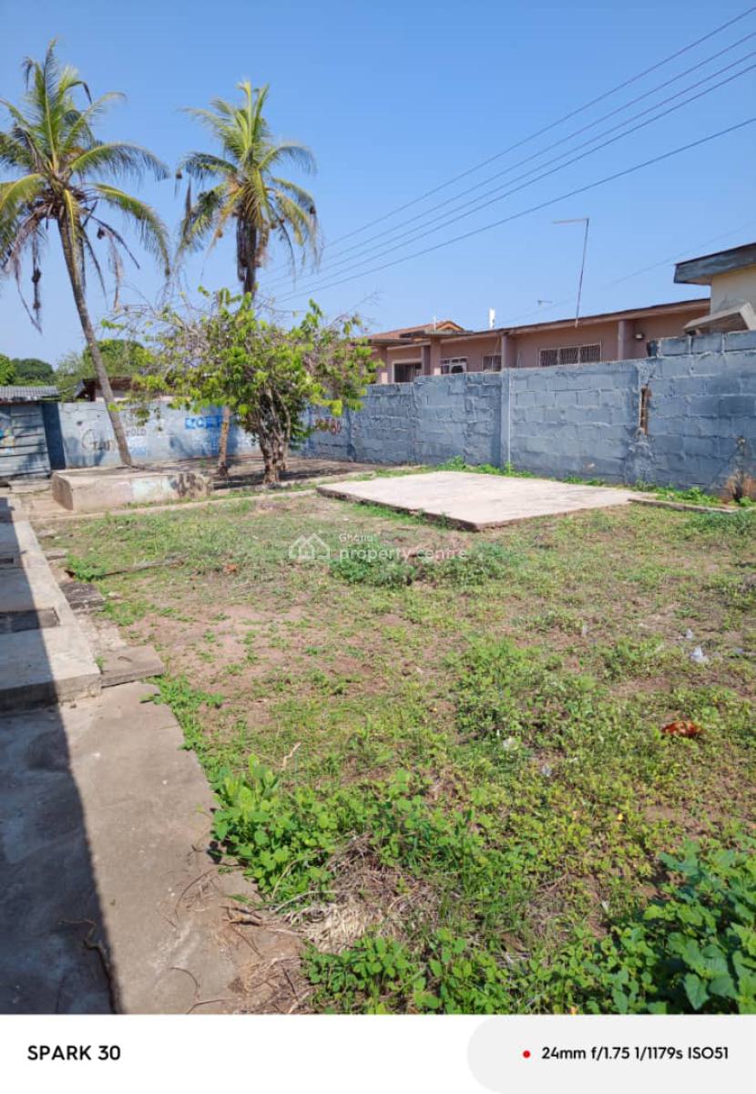 *4brm House @ Dansoman*, Petroleum, Dansoman, Accra, House for Sale