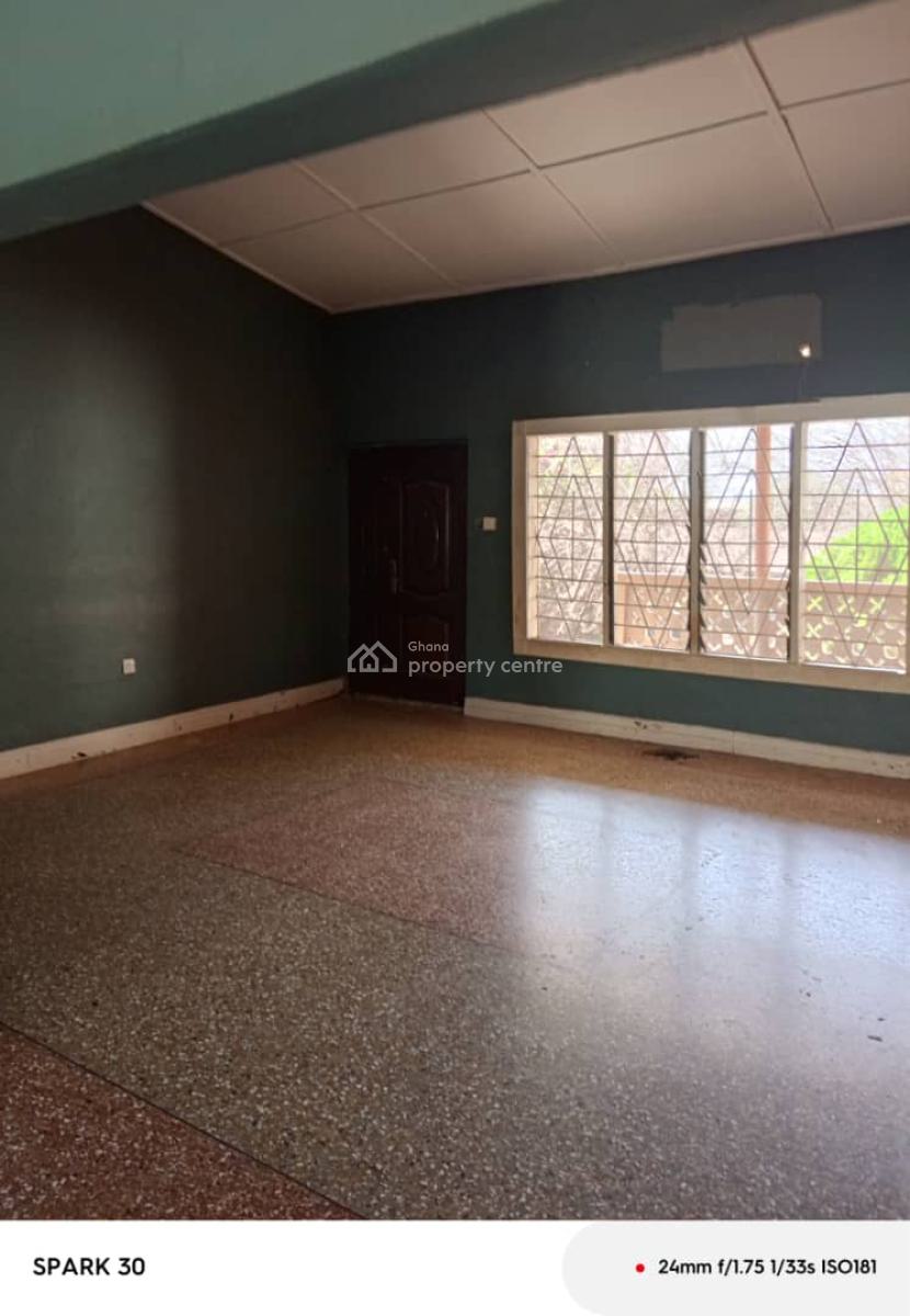 *4brm House @ Dansoman*, Petroleum, Dansoman, Accra, House for Sale