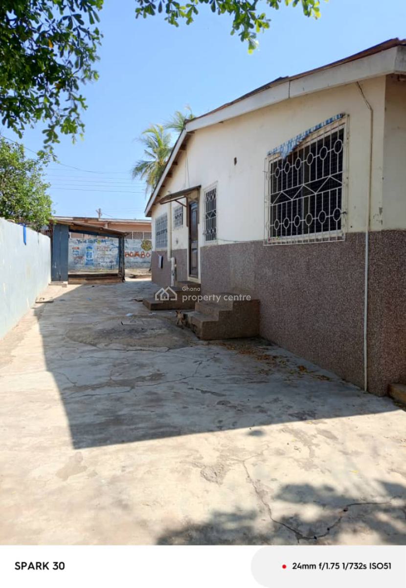 *4brm House @ Dansoman*, Petroleum, Dansoman, Accra, House for Sale