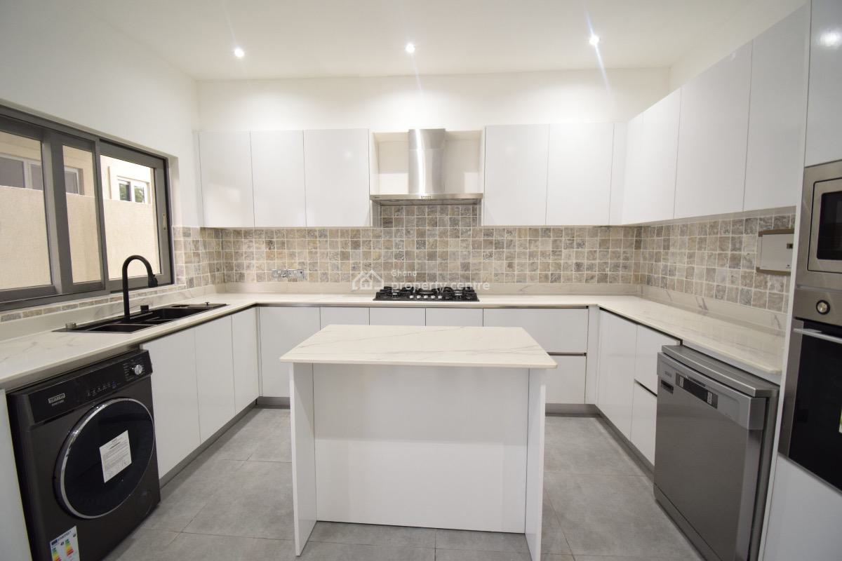 Furnished 4 Bedroom Townhouse in a Gated Community with Swimming Pool, Cantonments, Accra, Townhouse for Rent