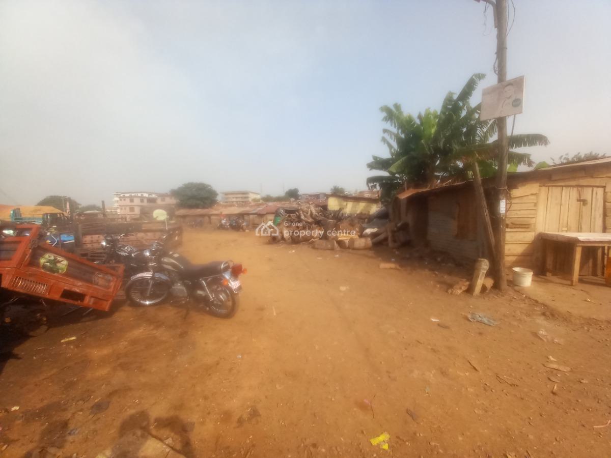 Filling Station Land ( Suame Kotoko), Suame, Kotoko., Kumasi Metropolitan, Ashanti, Commercial Land for Sale
