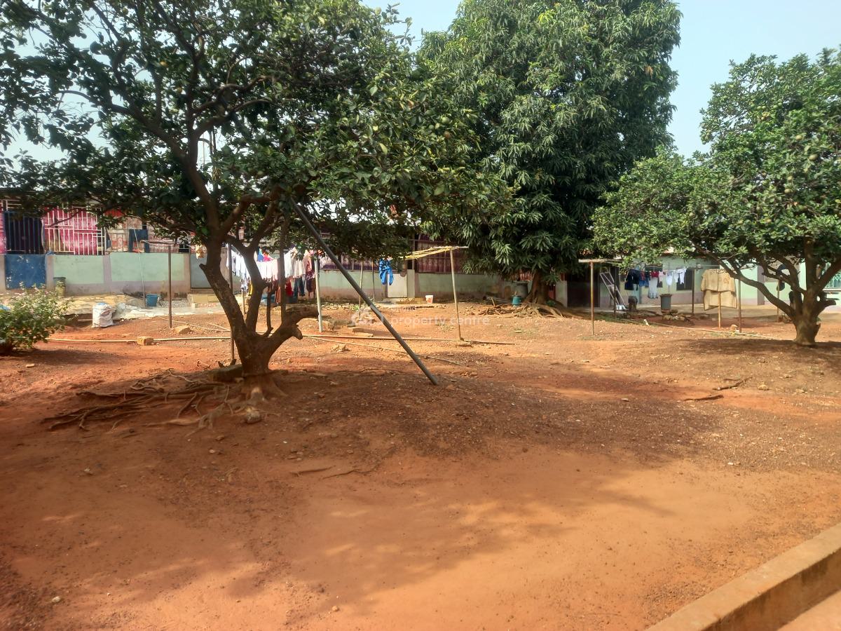 5 Bedrooms  ( Plot Size 180*120), Tafo Ahenbrono., Kumasi Metropolitan, Ashanti, House for Sale