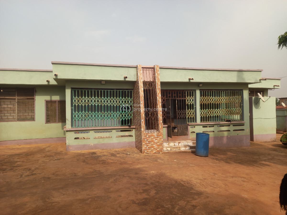 5 Bedrooms  ( Plot Size 180*120), Tafo Ahenbrono., Kumasi Metropolitan, Ashanti, House for Sale
