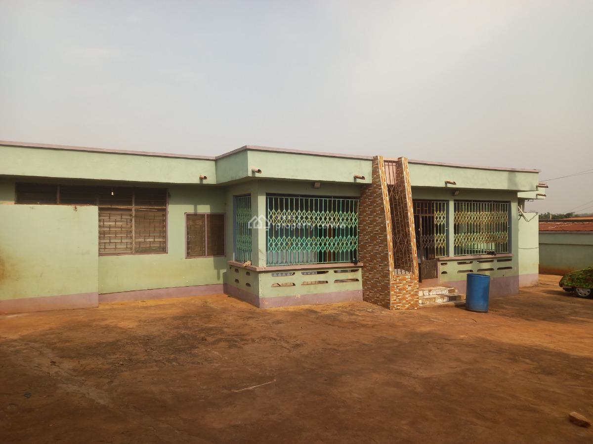 5 Bedrooms  ( Plot Size 180*120), Tafo Ahenbrono., Kumasi Metropolitan, Ashanti, House for Sale