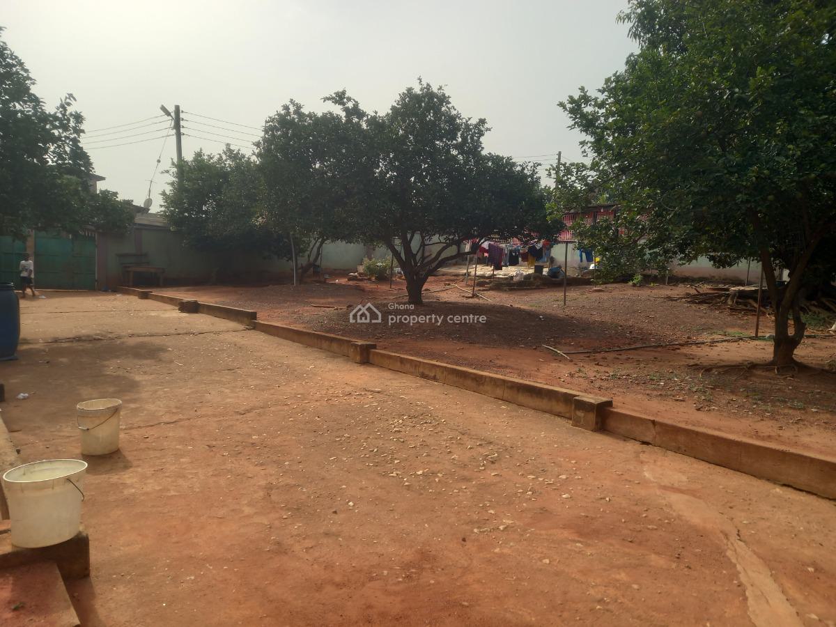 5 Bedrooms  ( Plot Size 180*120), Tafo Ahenbrono., Kumasi Metropolitan, Ashanti, House for Sale