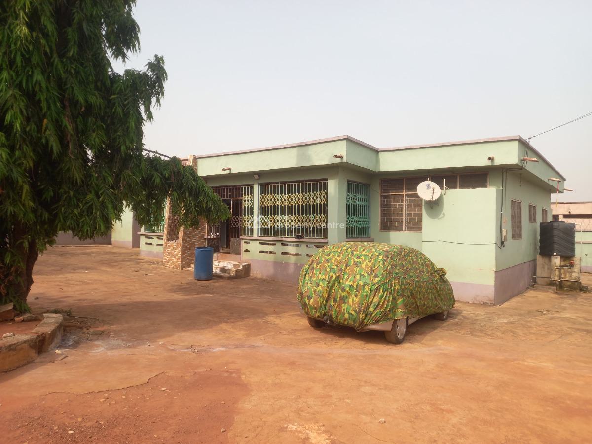 5 Bedrooms  ( Plot Size 180*120), Tafo Ahenbrono., Kumasi Metropolitan, Ashanti, House for Sale