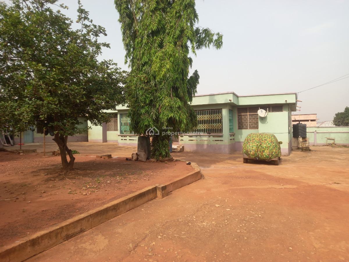 5 Bedrooms  ( Plot Size 180*120), Tafo Ahenbrono., Kumasi Metropolitan, Ashanti, House for Sale