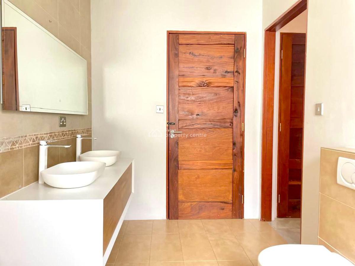 Executive Standalone 5 Bedrooms, East Airport, Airport Residential Area, Accra, House for Sale
