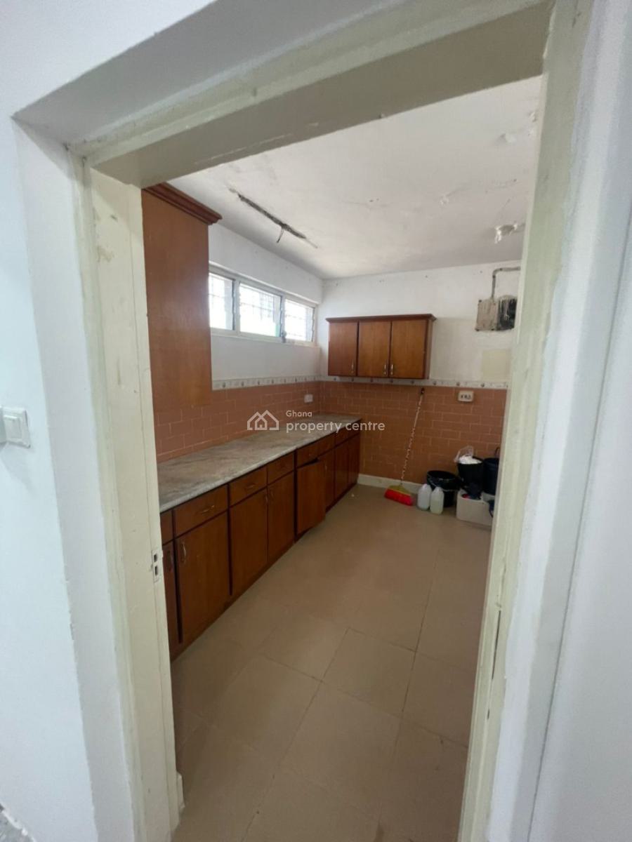 Executive Newly Renovated 4 Bedrooms, Cantonments, Accra, House for Rent