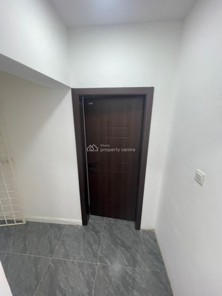 Executive Newly Renovated 4 Bedrooms, Cantonments, Accra, House for Rent