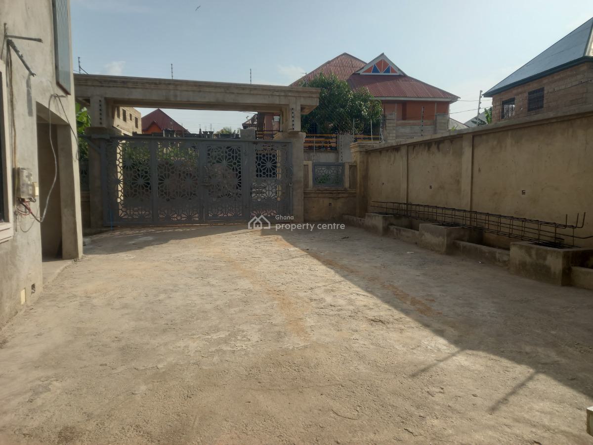 5 Bedrooms, Kenyasi Bosore, on Buokrom Airport Road., Kumasi Metropolitan, Ashanti, House for Sale
