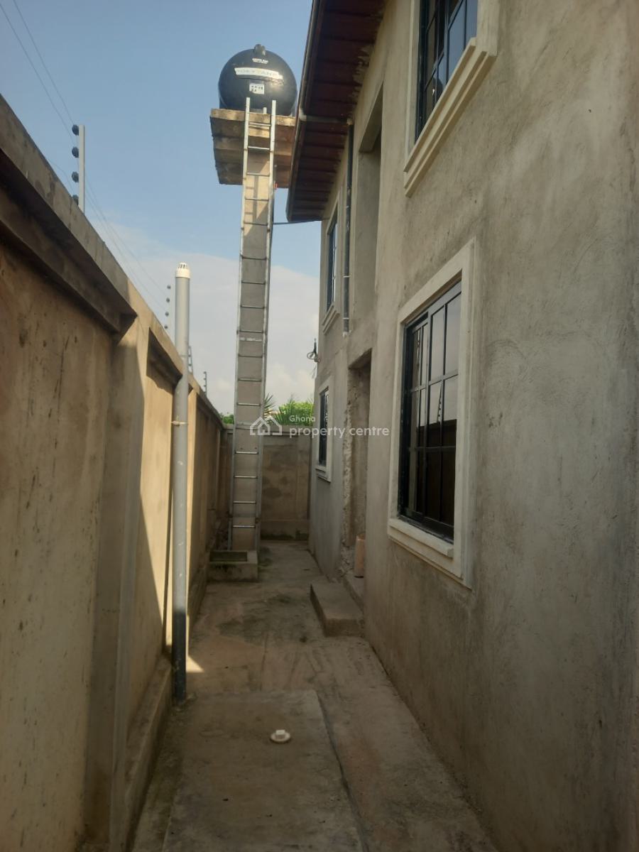 5 Bedrooms, Kenyasi Bosore, on Buokrom Airport Road., Kumasi Metropolitan, Ashanti, House for Sale