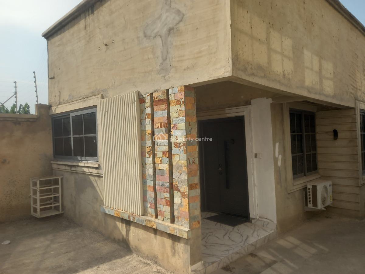 5 Bedrooms, Kenyasi Bosore, on Buokrom Airport Road., Kumasi Metropolitan, Ashanti, House for Sale