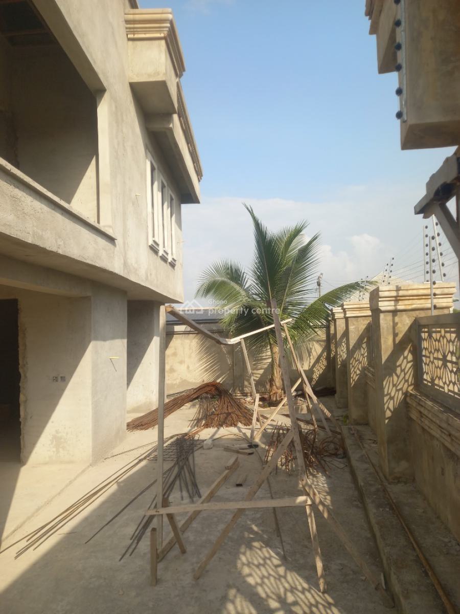 5 Bedrooms, Kenyasi Bosore, on Buokrom Airport Road., Kumasi Metropolitan, Ashanti, House for Sale