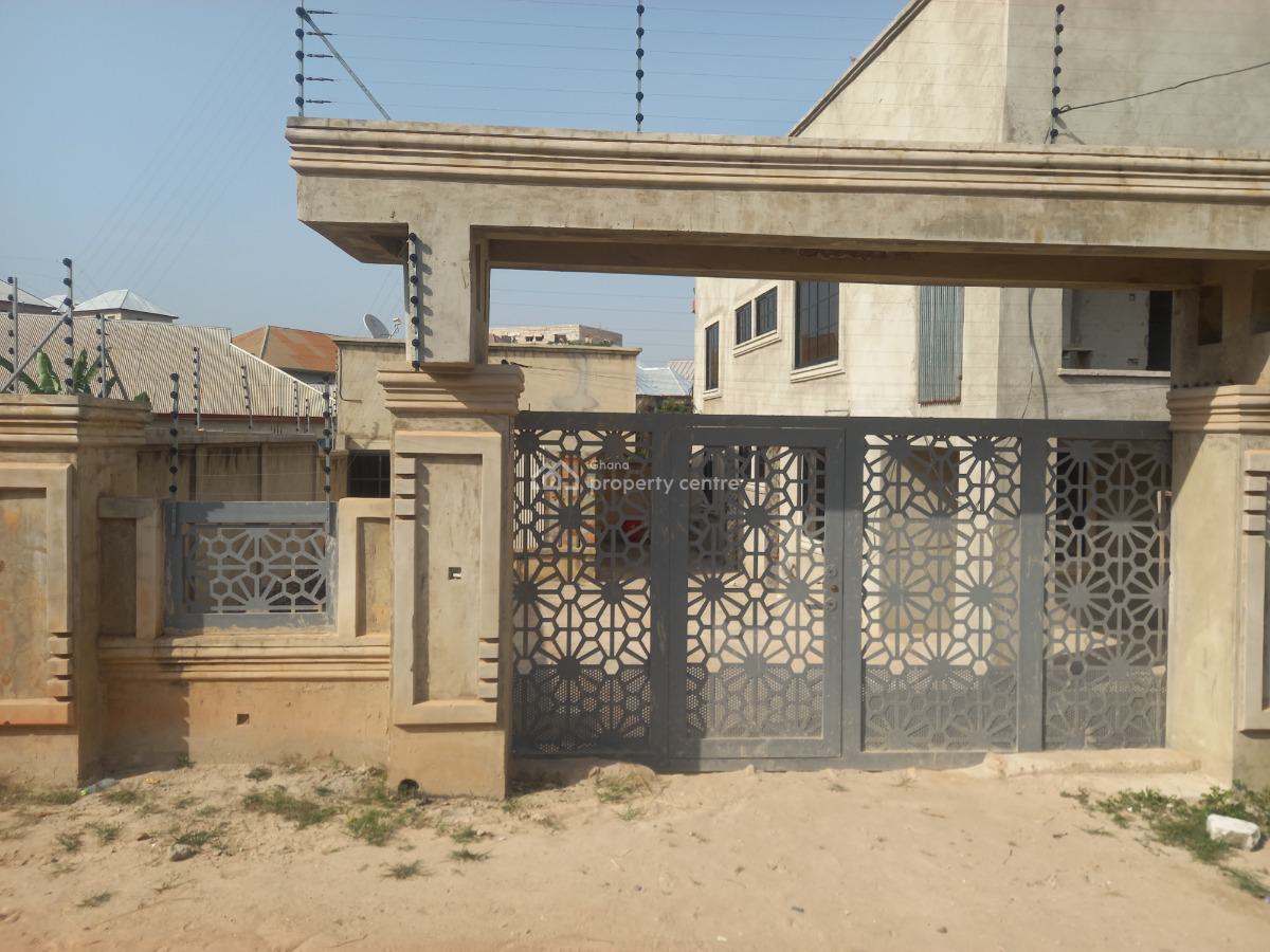 5 Bedrooms, Kenyasi Bosore, on Buokrom Airport Road., Kumasi Metropolitan, Ashanti, House for Sale