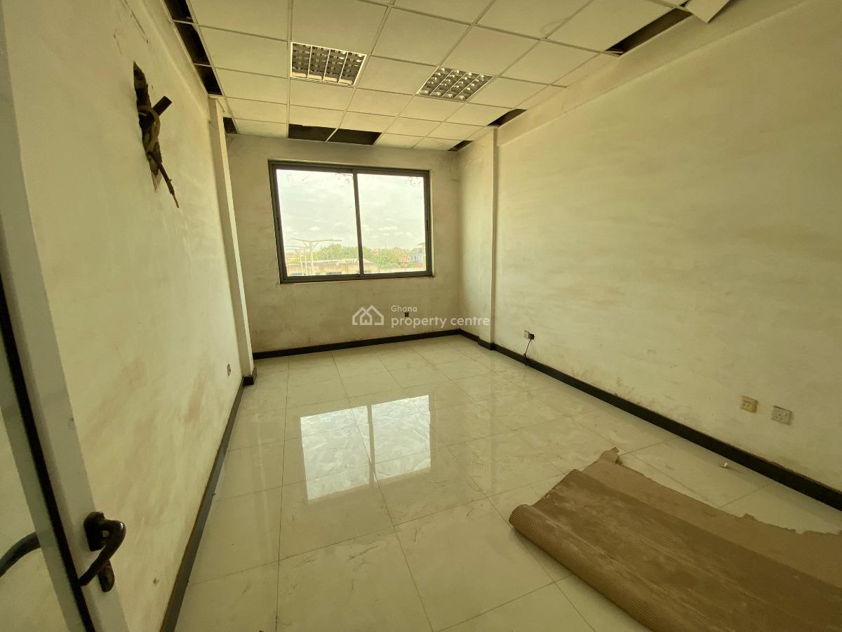 Warehouse with Showroom in Tema Community25, Tema Community25, Tema, Accra, Warehouse for Sale